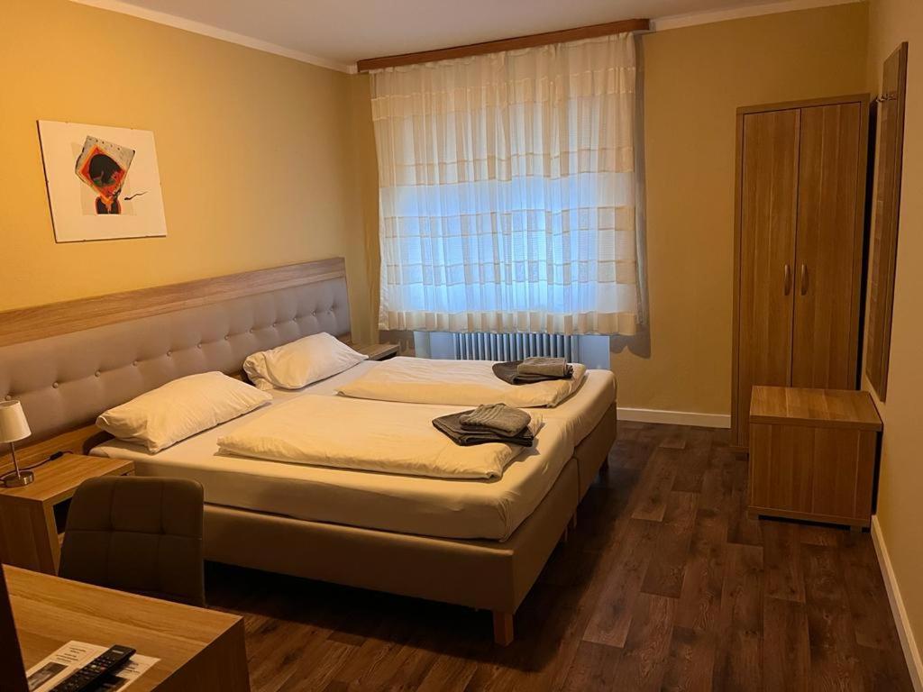Hotel Zur Post Limburg Bad Camberg Hunfelden ภายนอก รูปภาพ